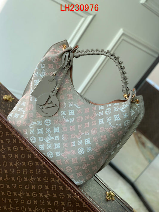 Louis Vuitton Carmel Hobo Mahina Leather