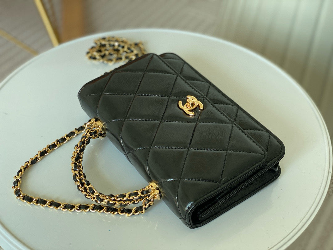 Chanel Wallet on Chain WOC