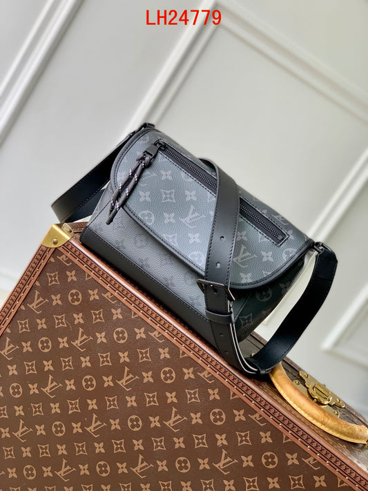Louis Vuitton Pulse MM Messenger monogram