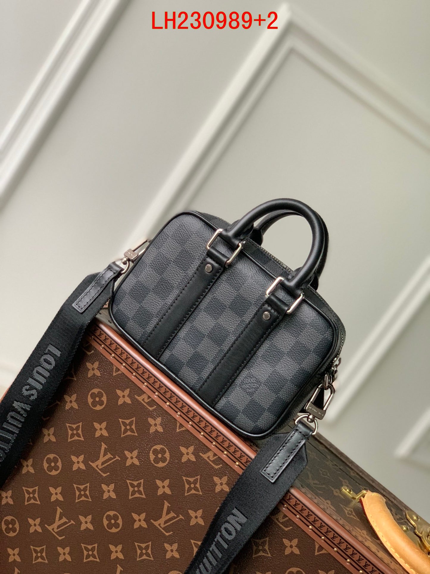 Louis Vuitton Nano Porte Documents Voyage