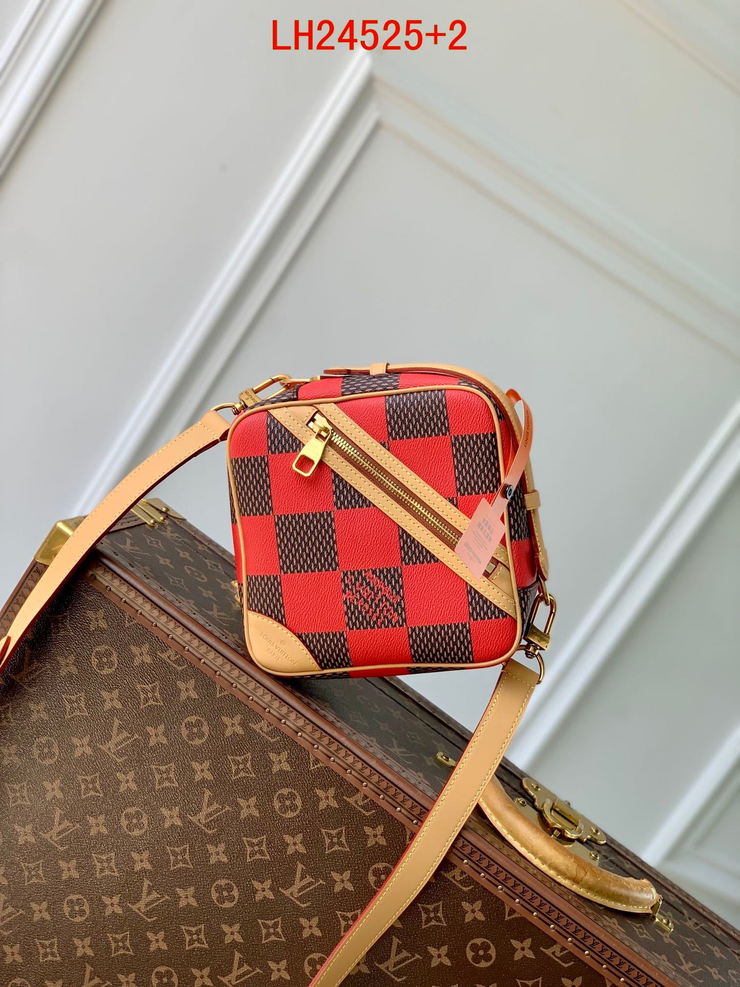 Louis Vuitton Chess Messenger