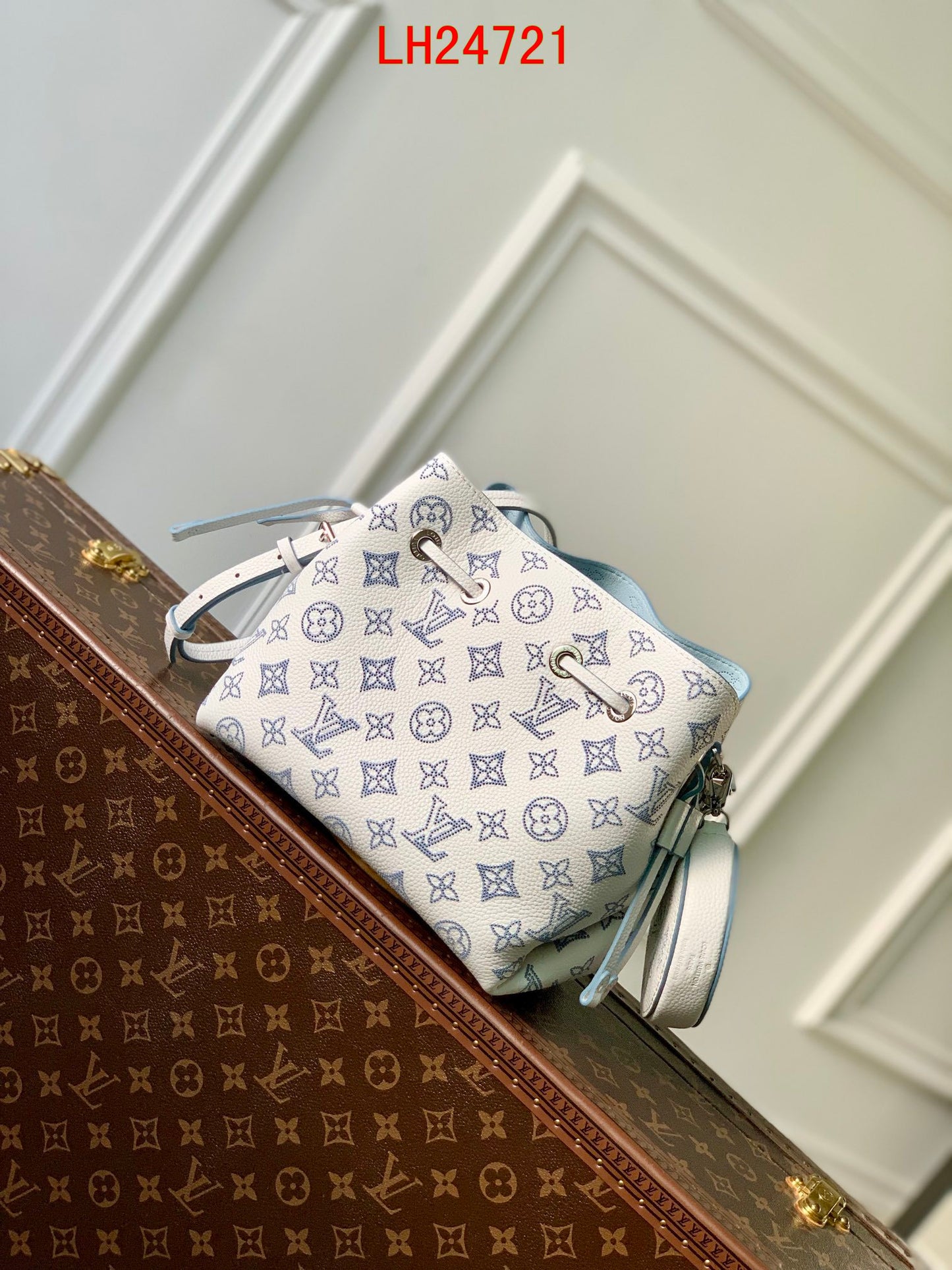 Louis Vuitton Bella Mahina leather