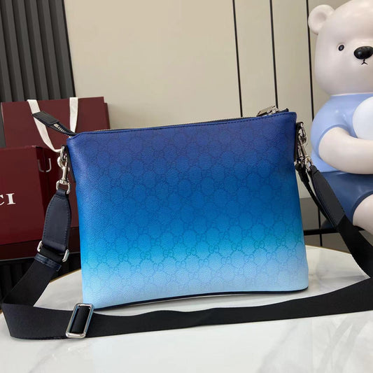 Gucci Men Chroma medium pouch