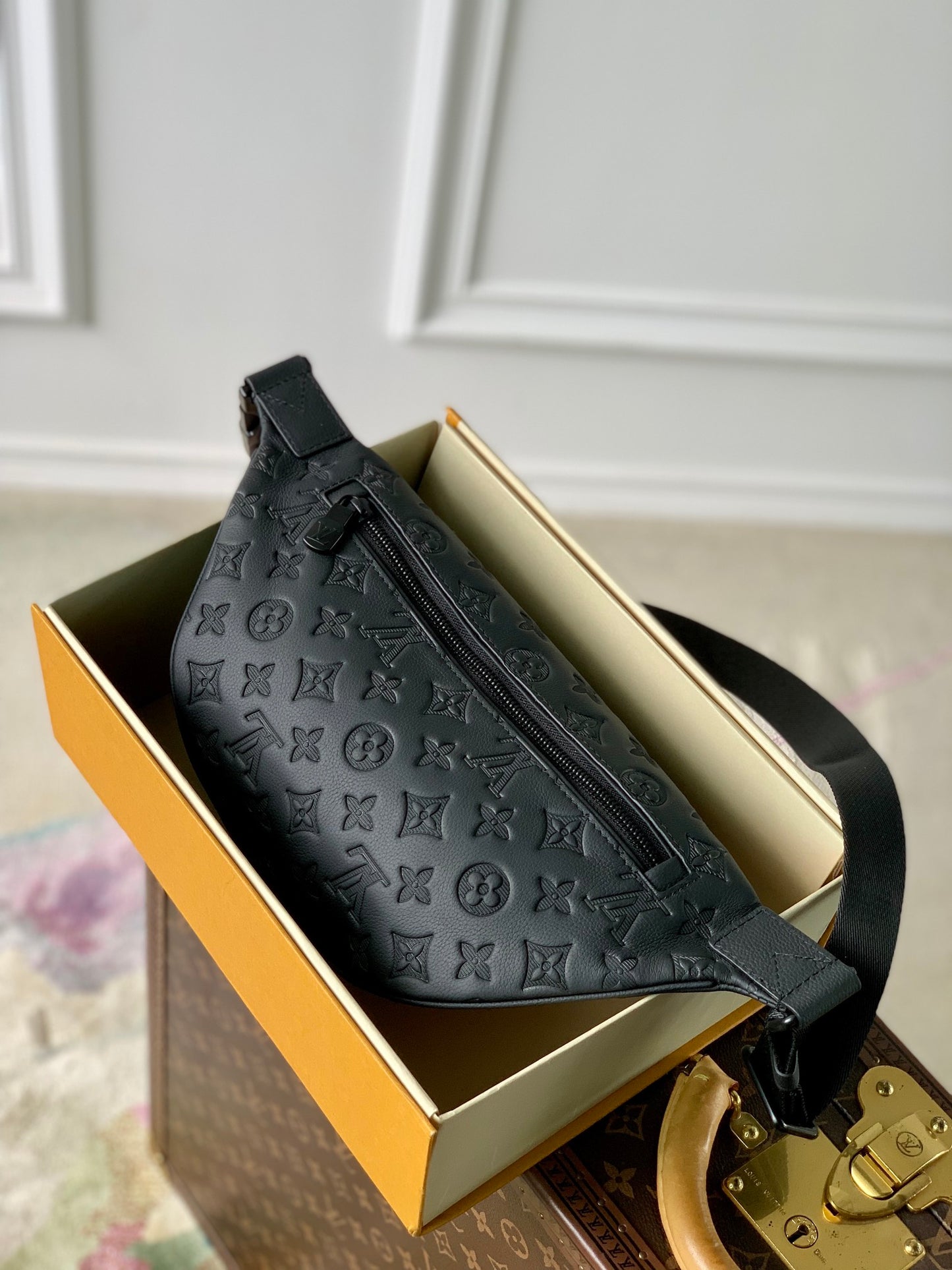 Louis Vuitton Discovery Bumbag