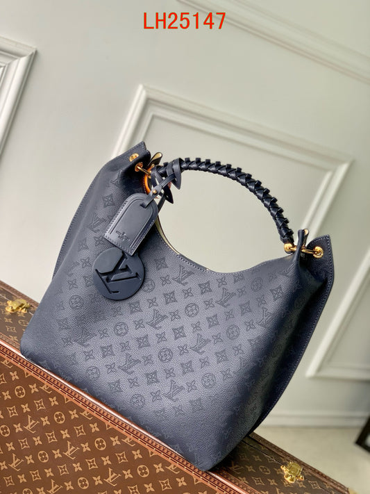 Louis Vuitton Carmel Hobo Mahina leather