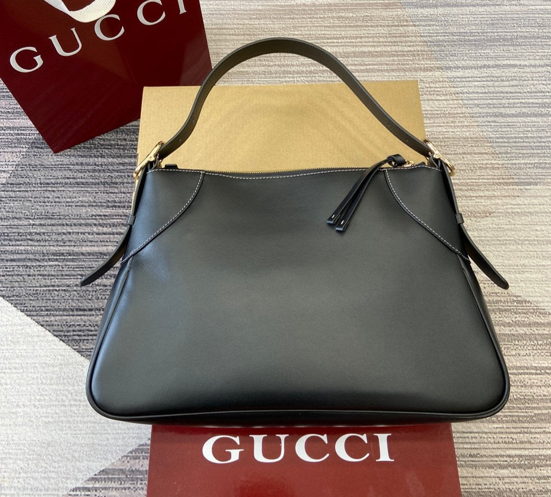 Gucci Emblem leather large shoulder bag