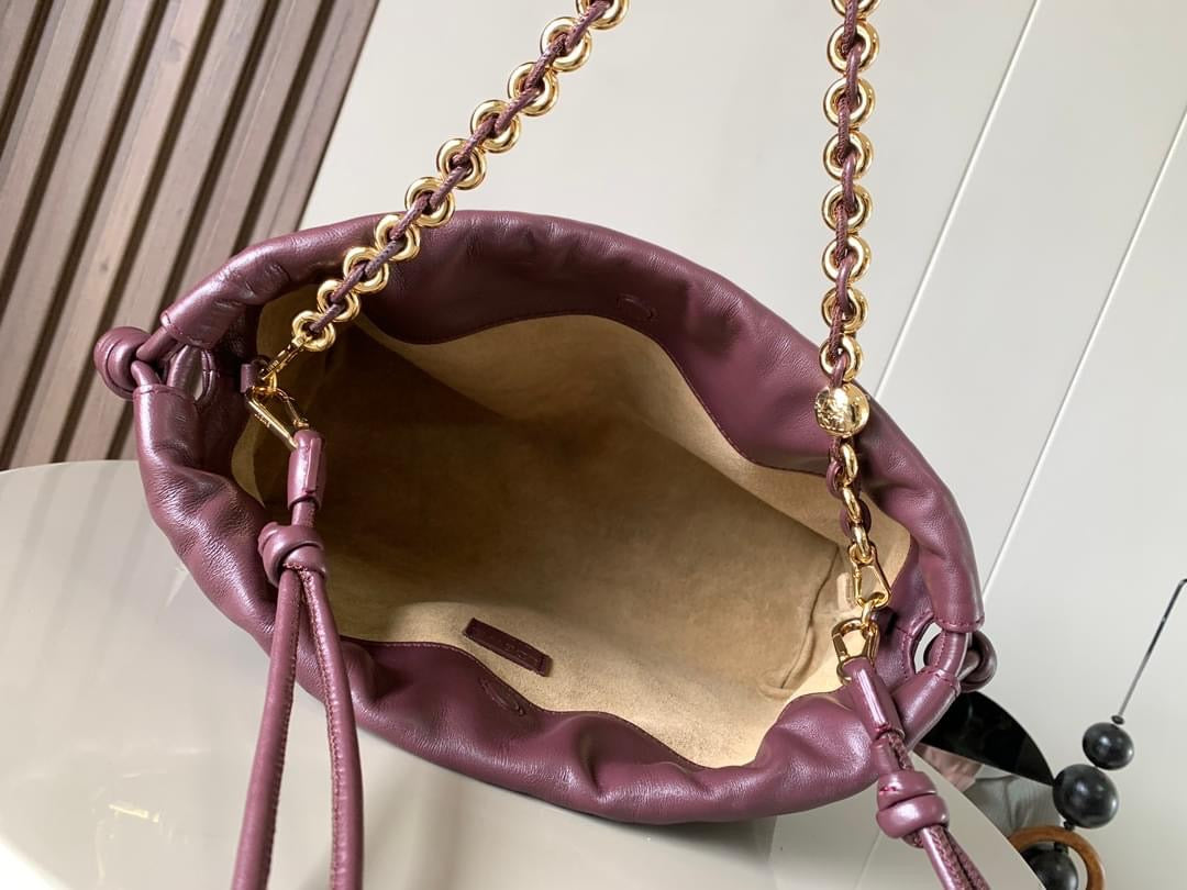 Loewe Flamenco Leather Shoulder bag