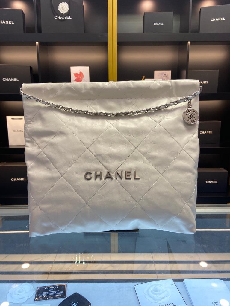 Chanel 22 Medium Size