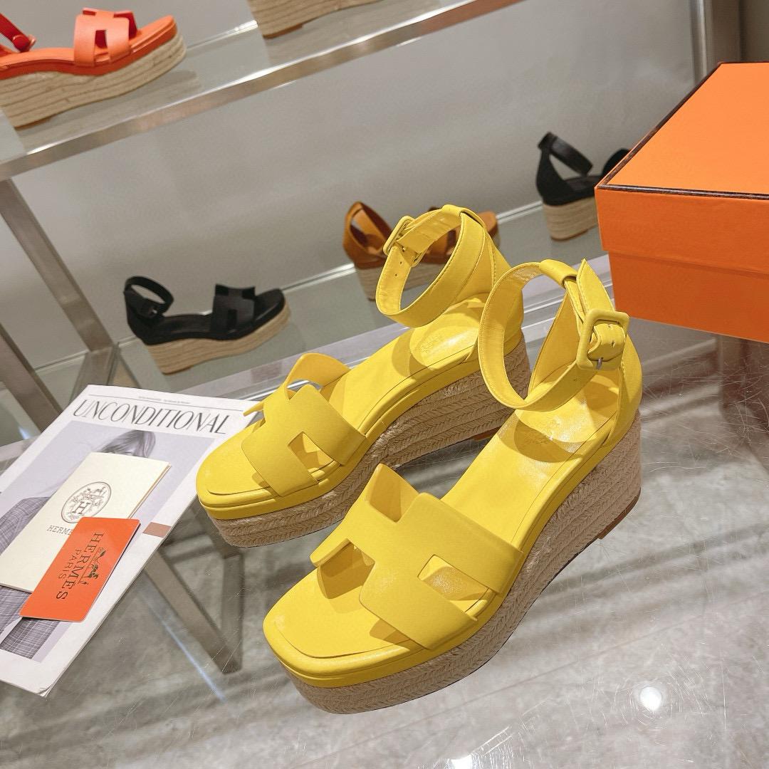 Hermes Wedges