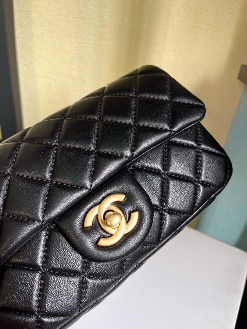 Chanel Flap Chain bag