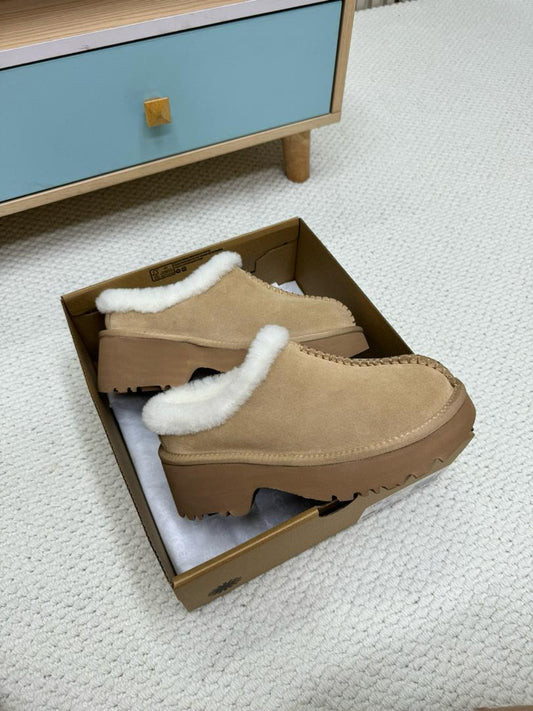 UGG New Heights Cozy Clog