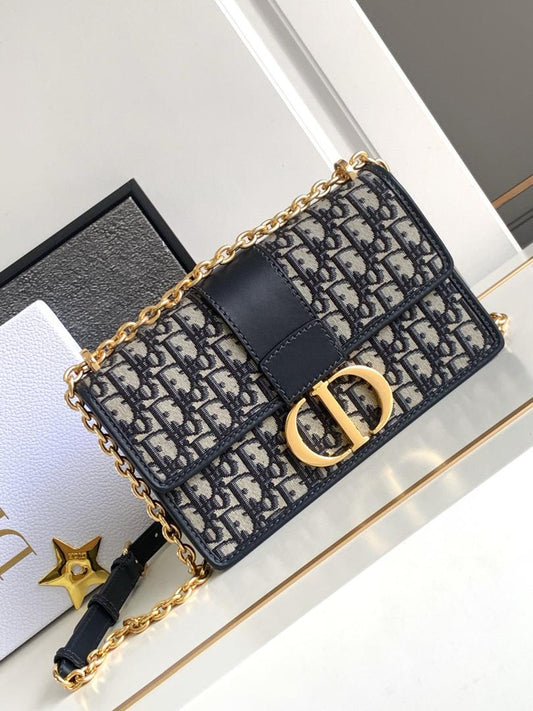 Dior 30 Montaigne chain bag