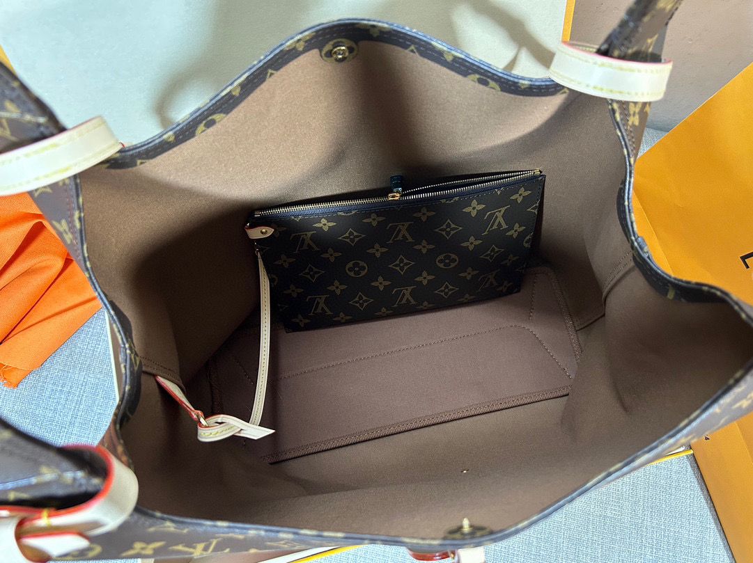 Louis Vuitton Atlantis GM Monogram