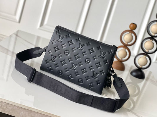 Louis Vuitton Coussin PM All black