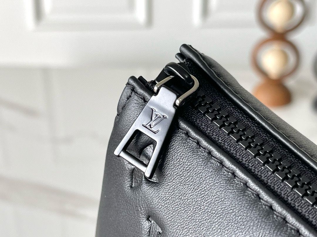 Louis Vuitton Coussin PM All black