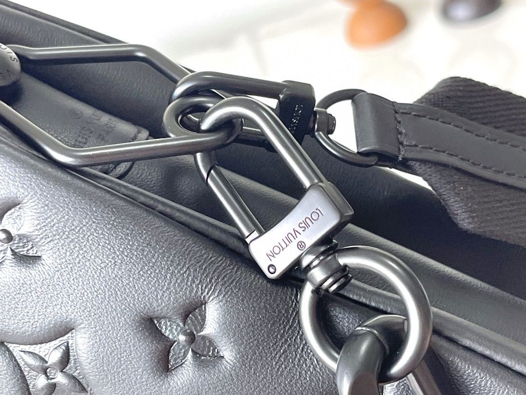 Louis Vuitton Coussin PM All black