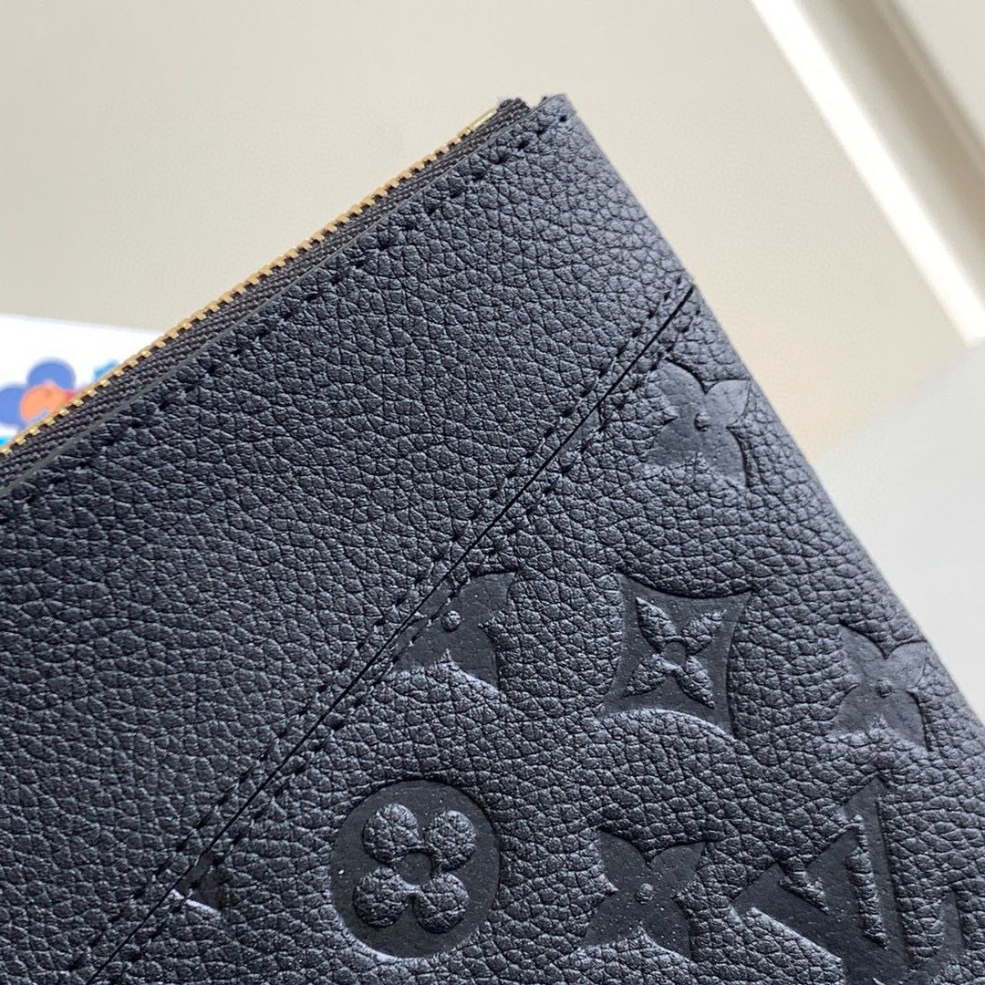 Louis Vuitton Daily Pouch