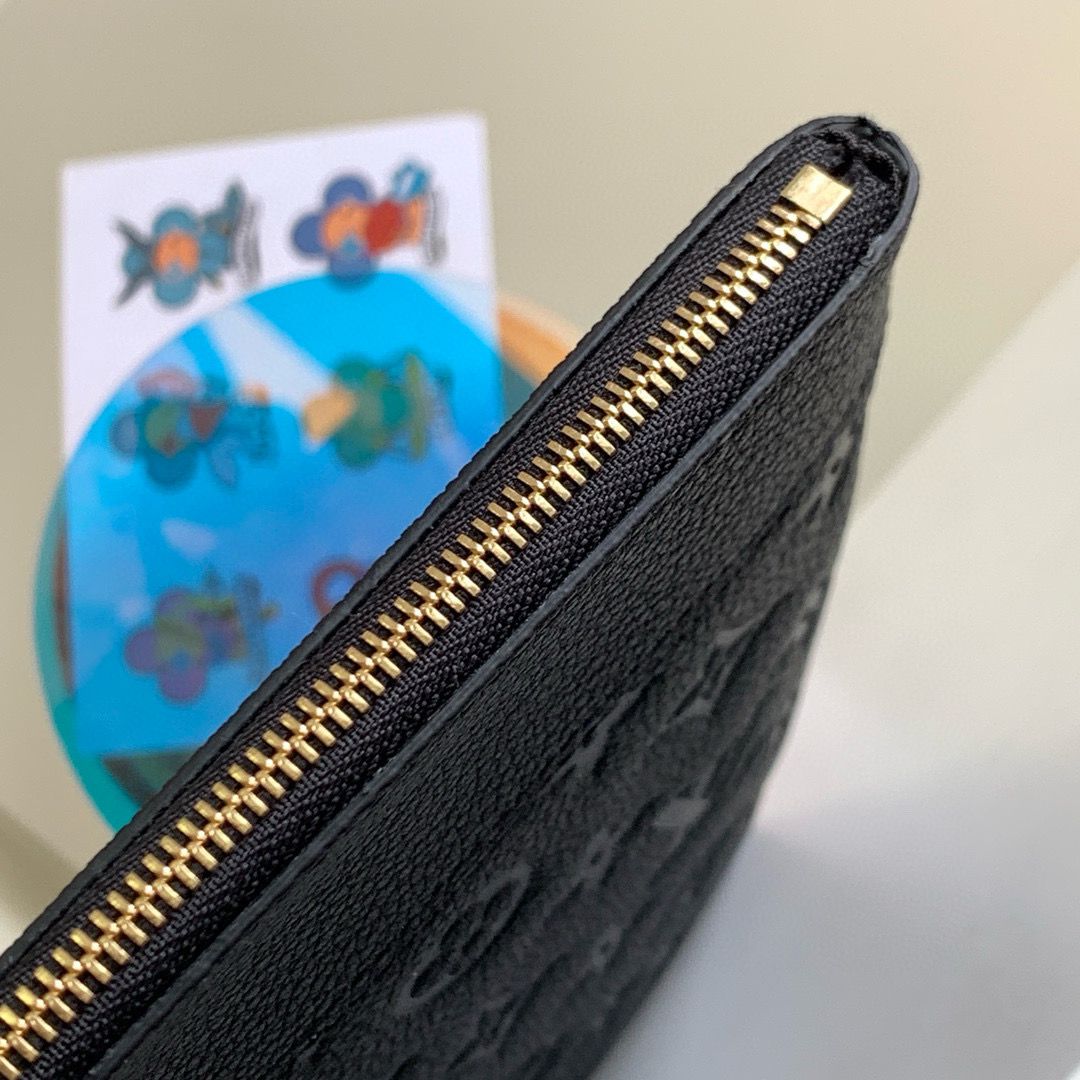 Louis Vuitton Daily Pouch
