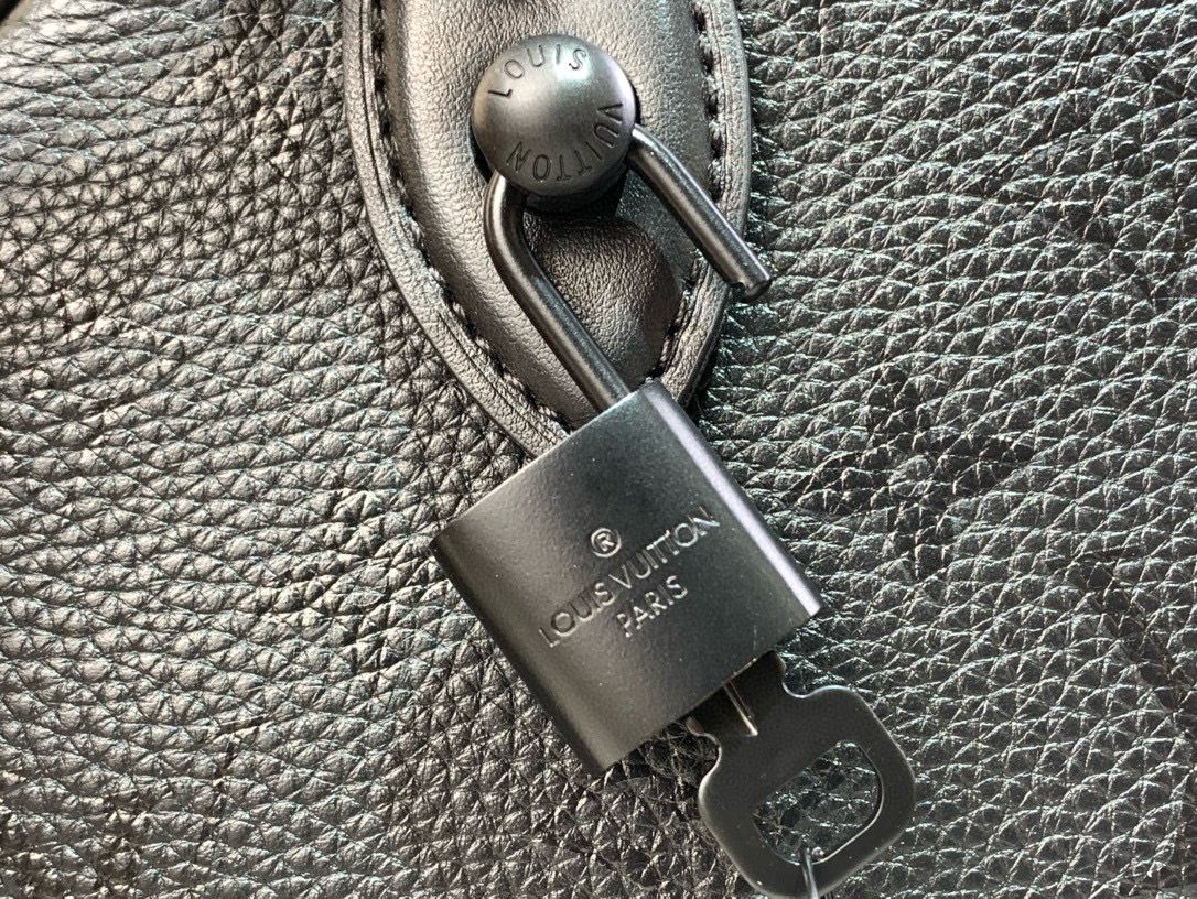 Louis Vuitton Speedy P9 Bandoulière 30 calfskin Monogram