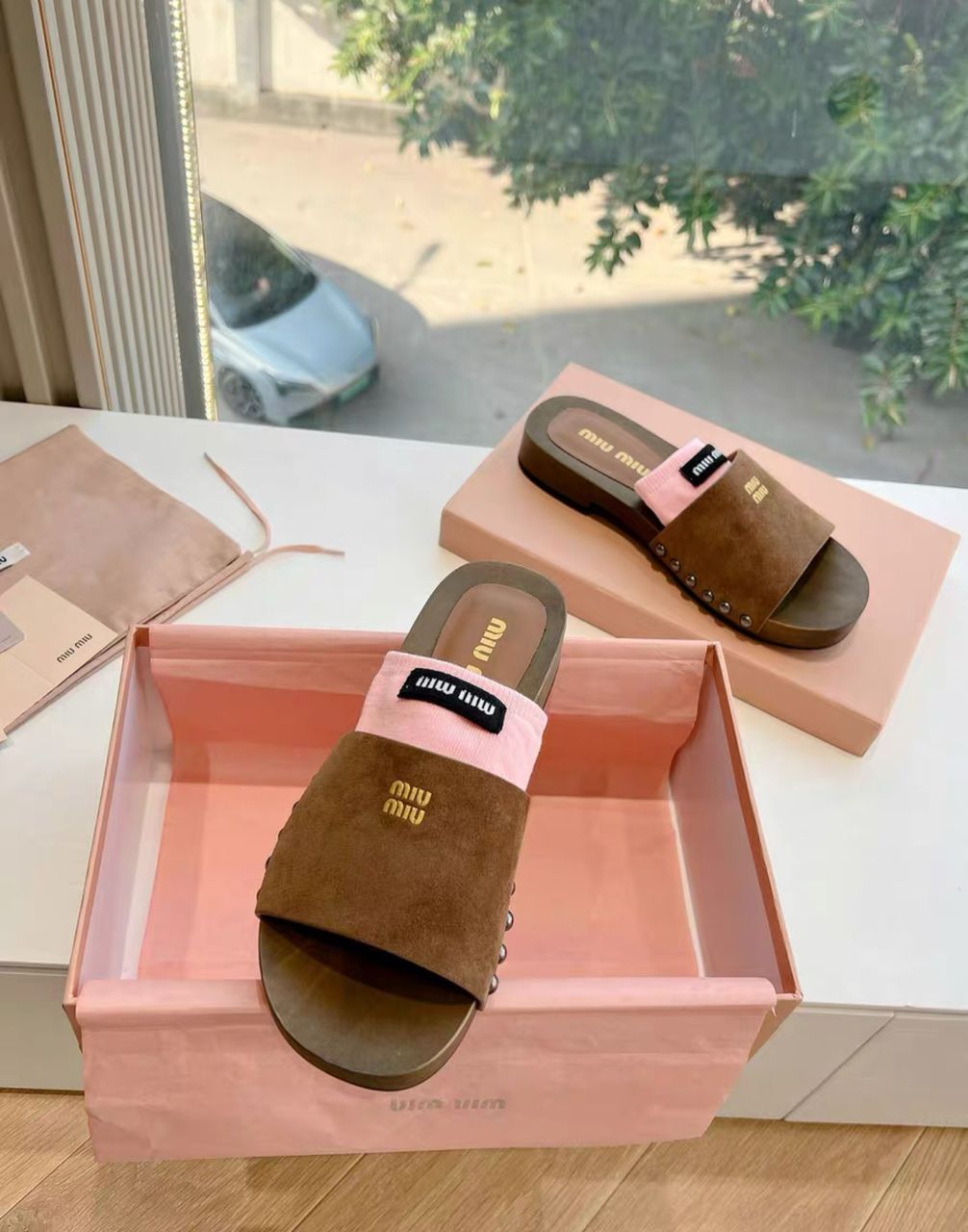 Miu Miu Slides
