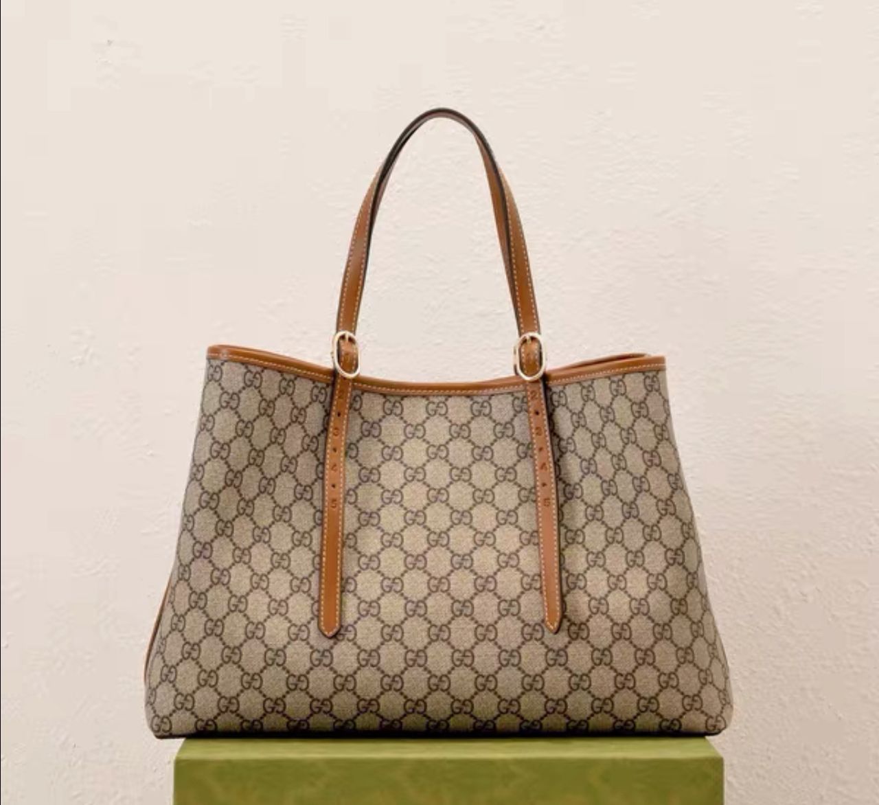 Gucci Large Emblem Tote bag