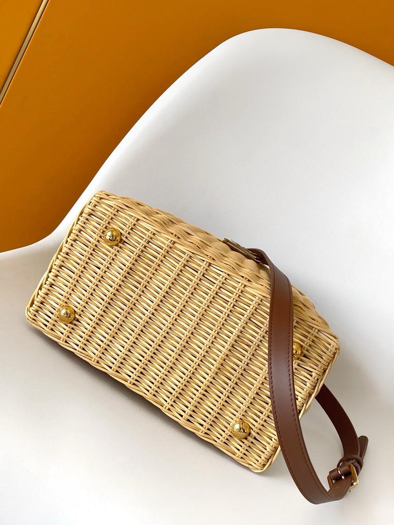 Louis Vuitton Capucines BB