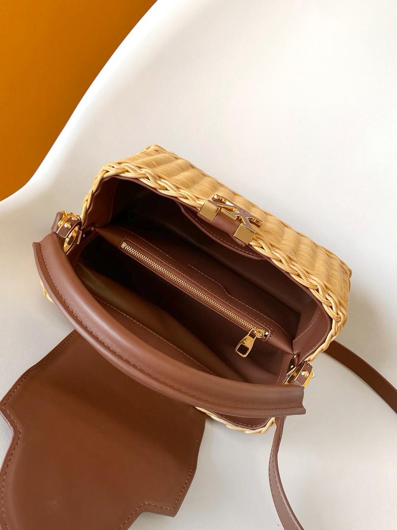 Louis Vuitton Capucines BB