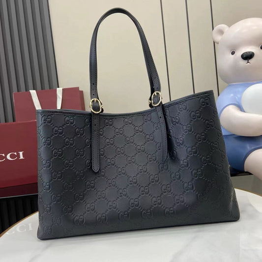 Gucci GG Emblem leather large tote bag