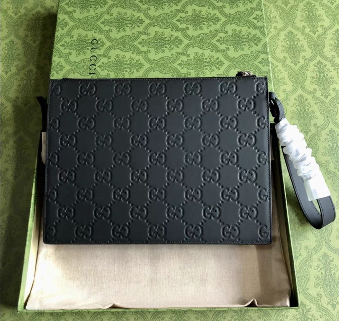 Gucci Rubber-effect small pouch