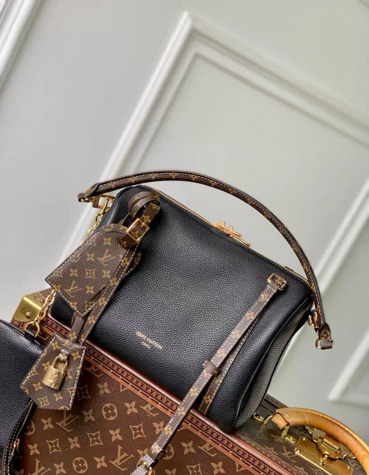 Louis Vuitton Express PM
