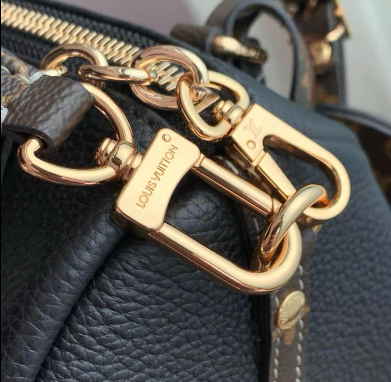 Louis Vuitton Express PM