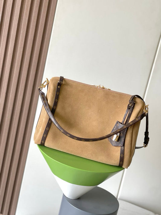 Chanel Express PM suede