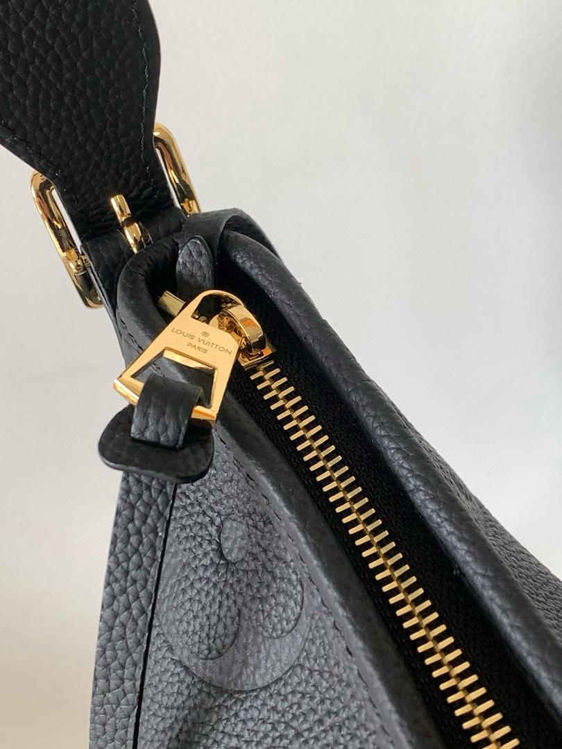 Louis Vuitton Carryall MM Empreinte