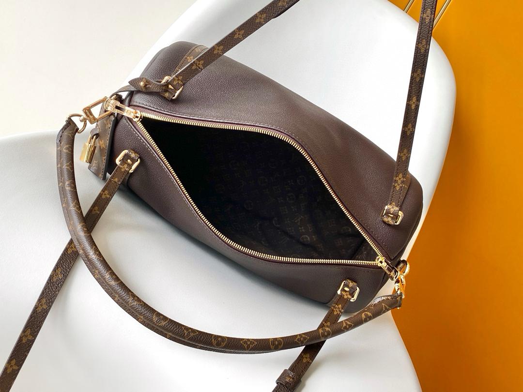 Louis Vuitton Express MM
