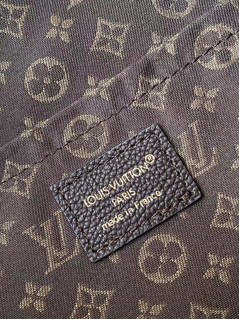 Louis Vuitton Express MM