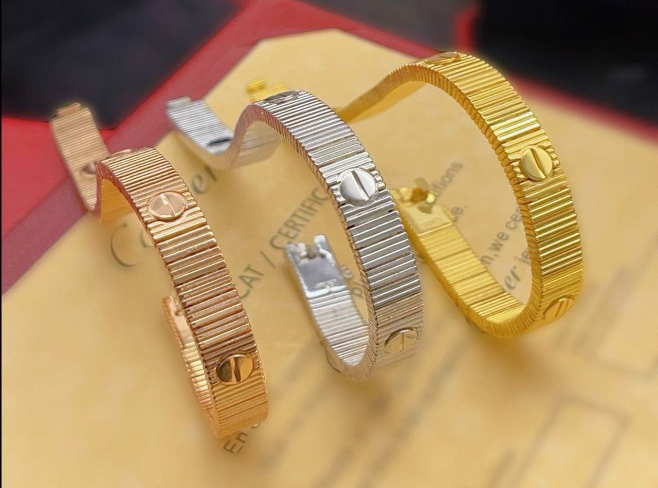 Cartier LOVE Unlimited Bracelet, flexible