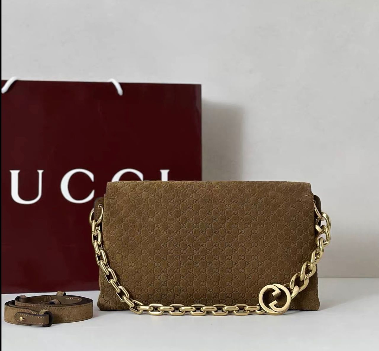 Gucci Medium suede shoulder bag with chain