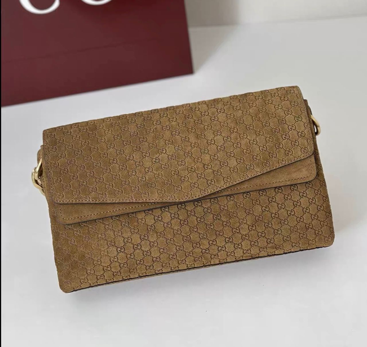 Gucci Medium suede shoulder bag with chain
