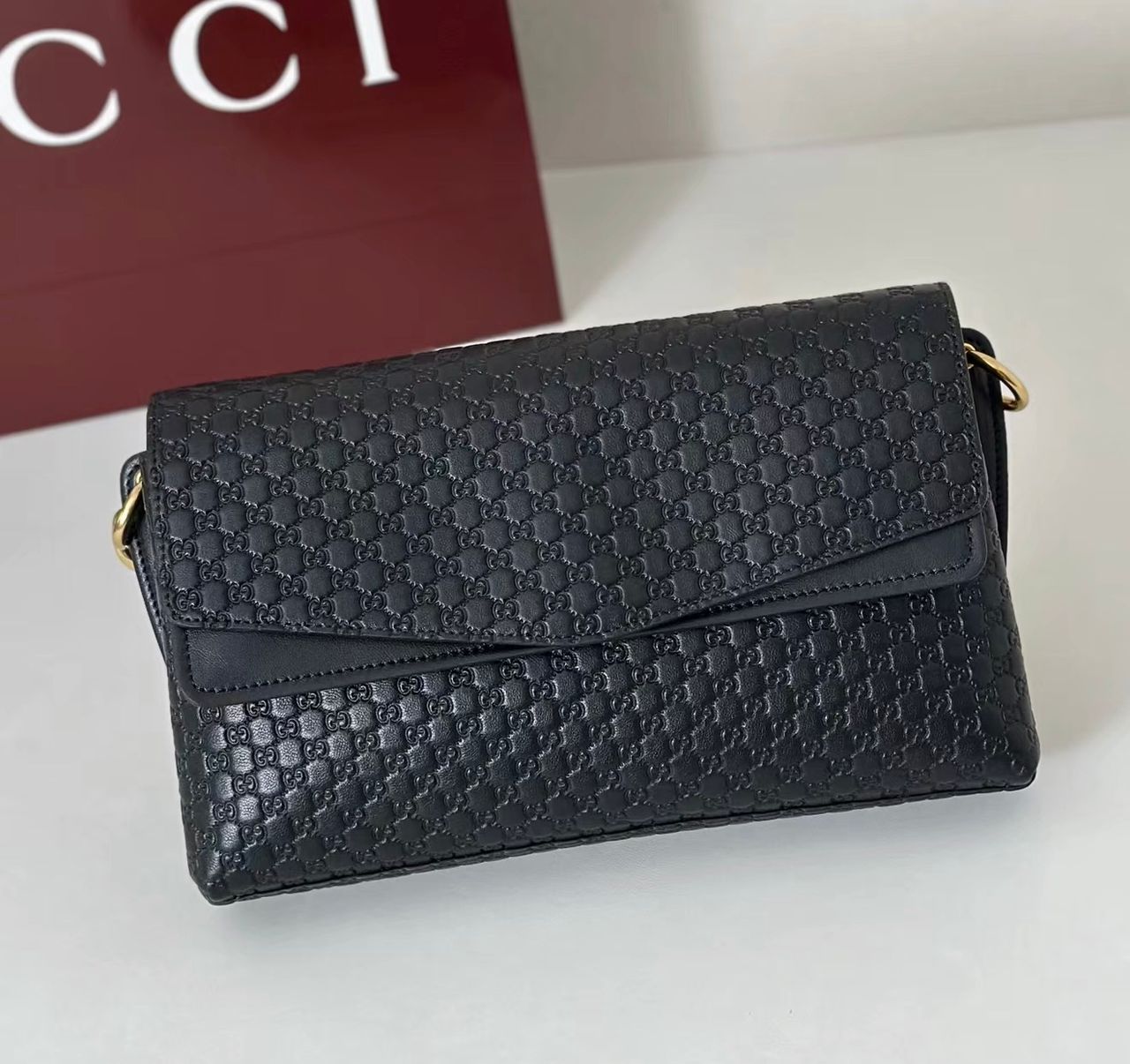 Gucci Medium leather shoulder bag with chain