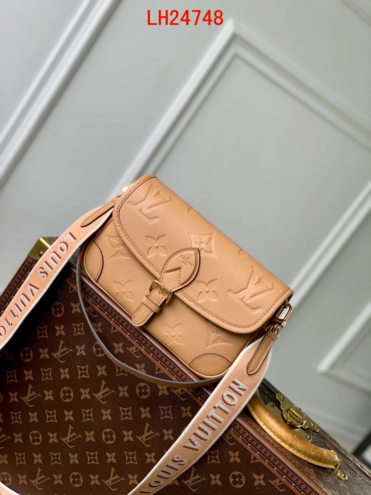 Louis Vuitton Diane Monogram empreinte