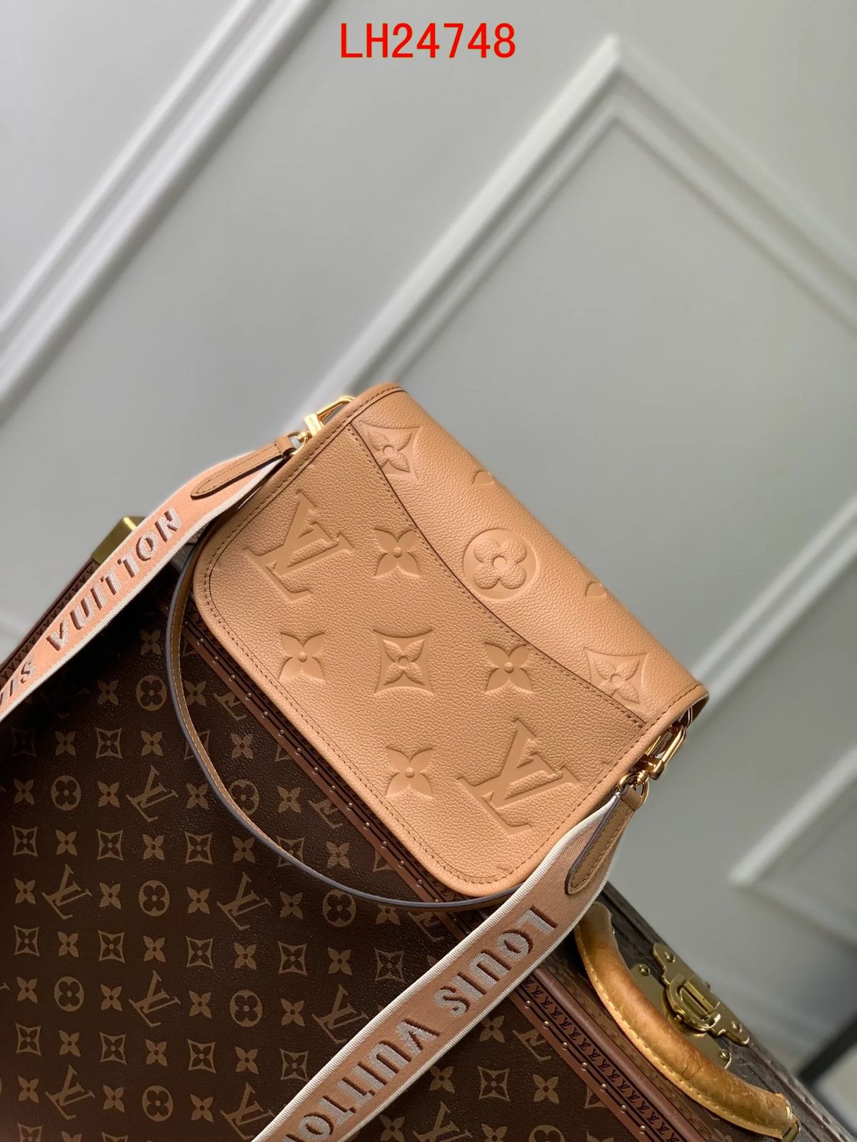 Louis Vuitton Diane Monogram empreinte