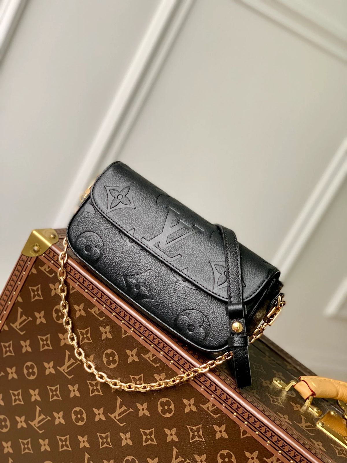 Louis Vuitton Wallet on Chain Ivy