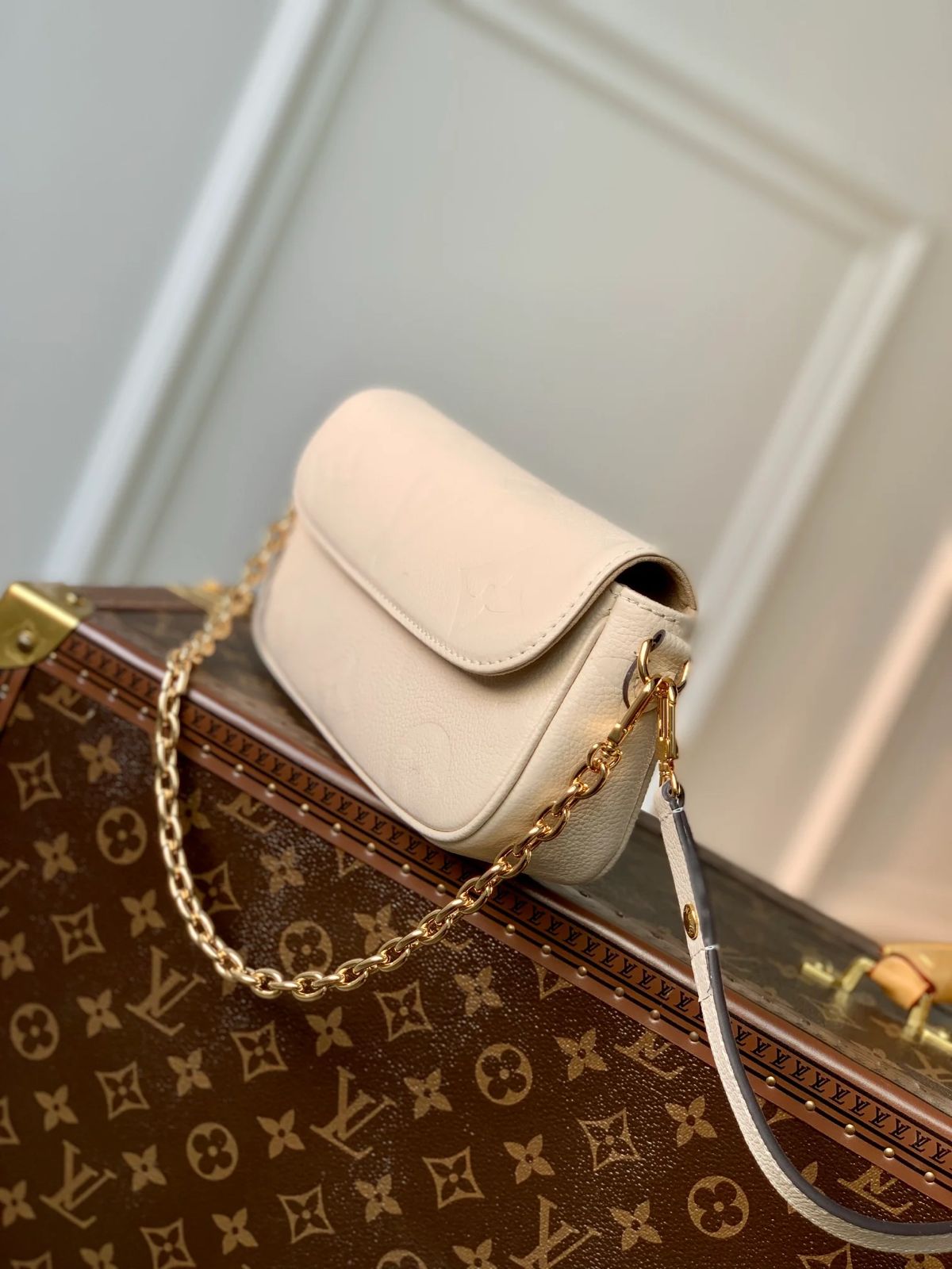 Louis Vuitton Wallet on Chain Ivy