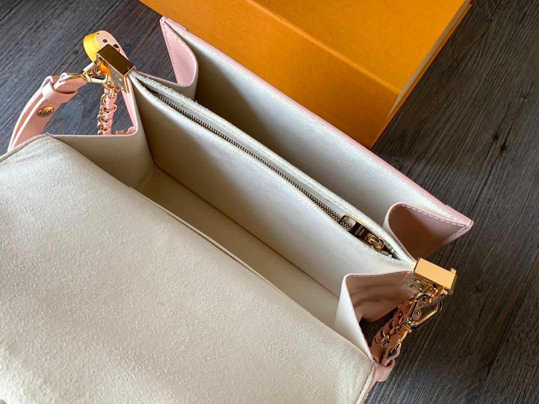 Louis Vuitton Dauphine MM epi leather