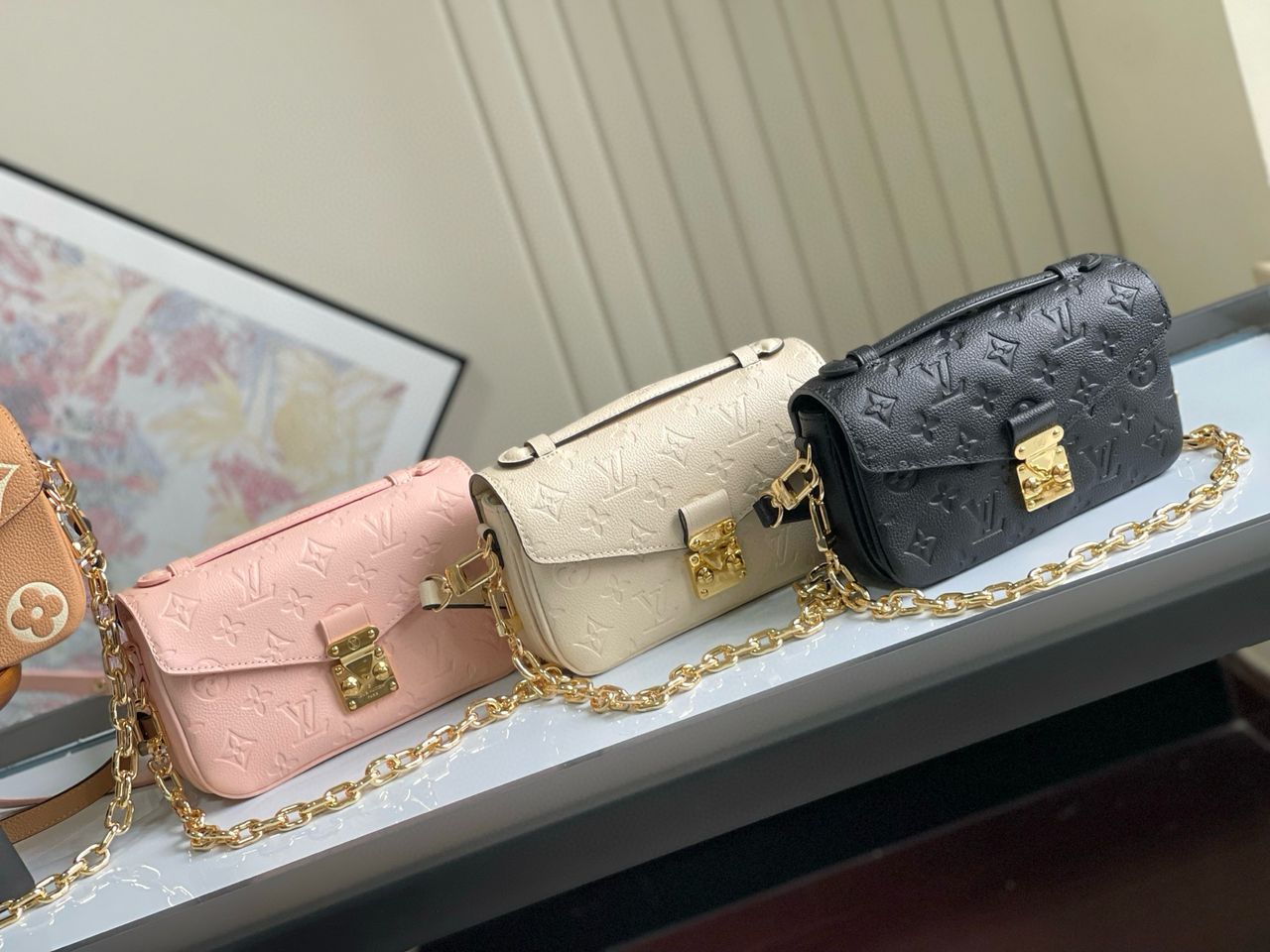 Louis Vuitton Pochette Metis East West