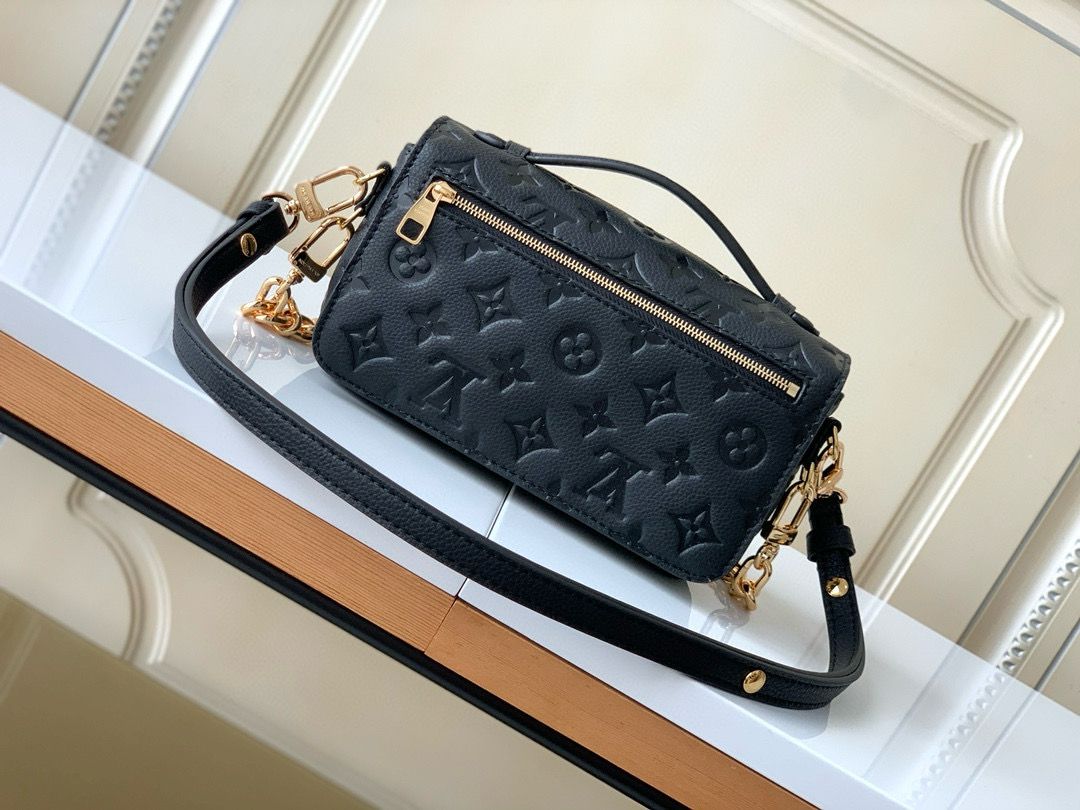 Louis Vuitton Pochette Metis East West