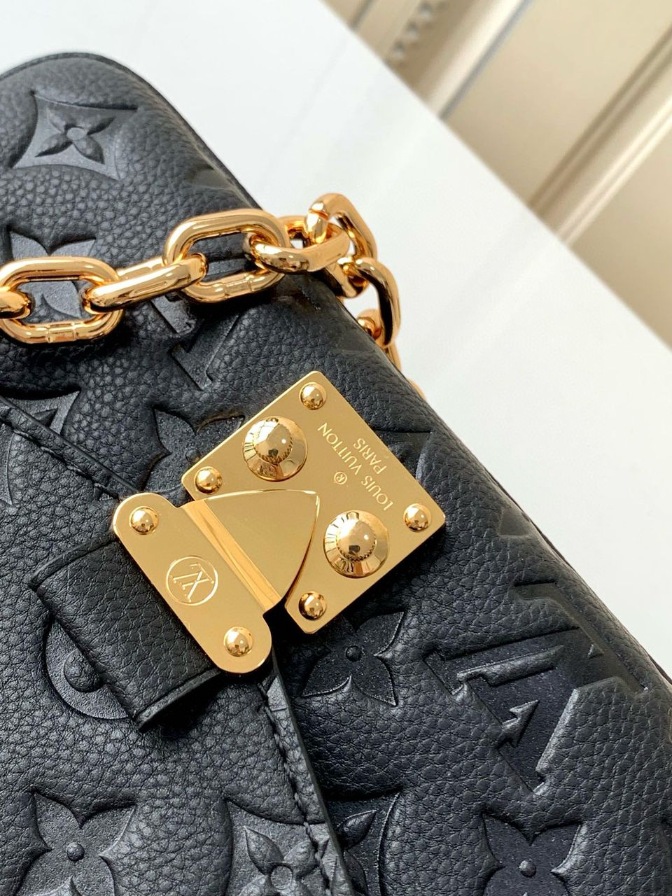 Louis Vuitton Pochette Metis East West