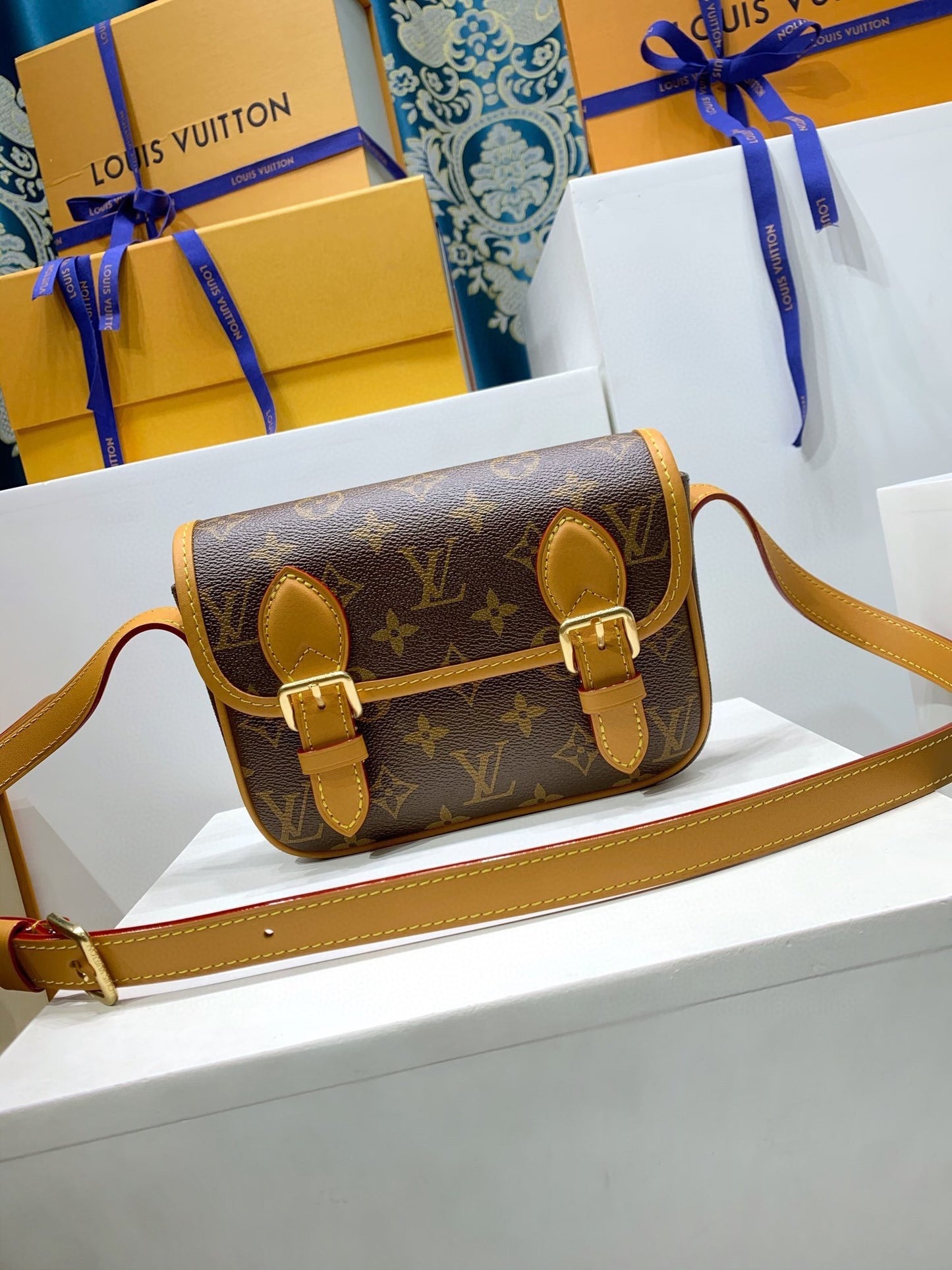 Louis Vuitton Satchel Wearable Wallet