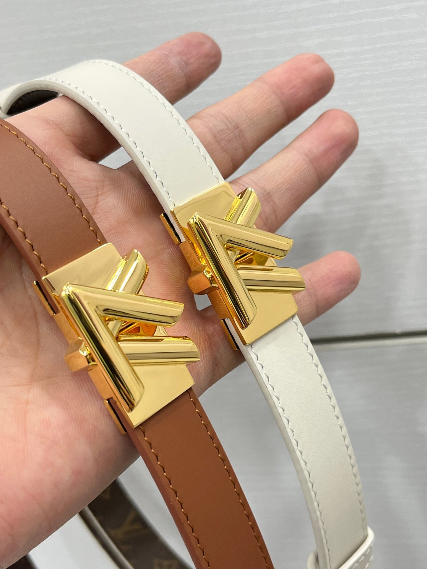 Louis Vuitton Reversible Belt twist