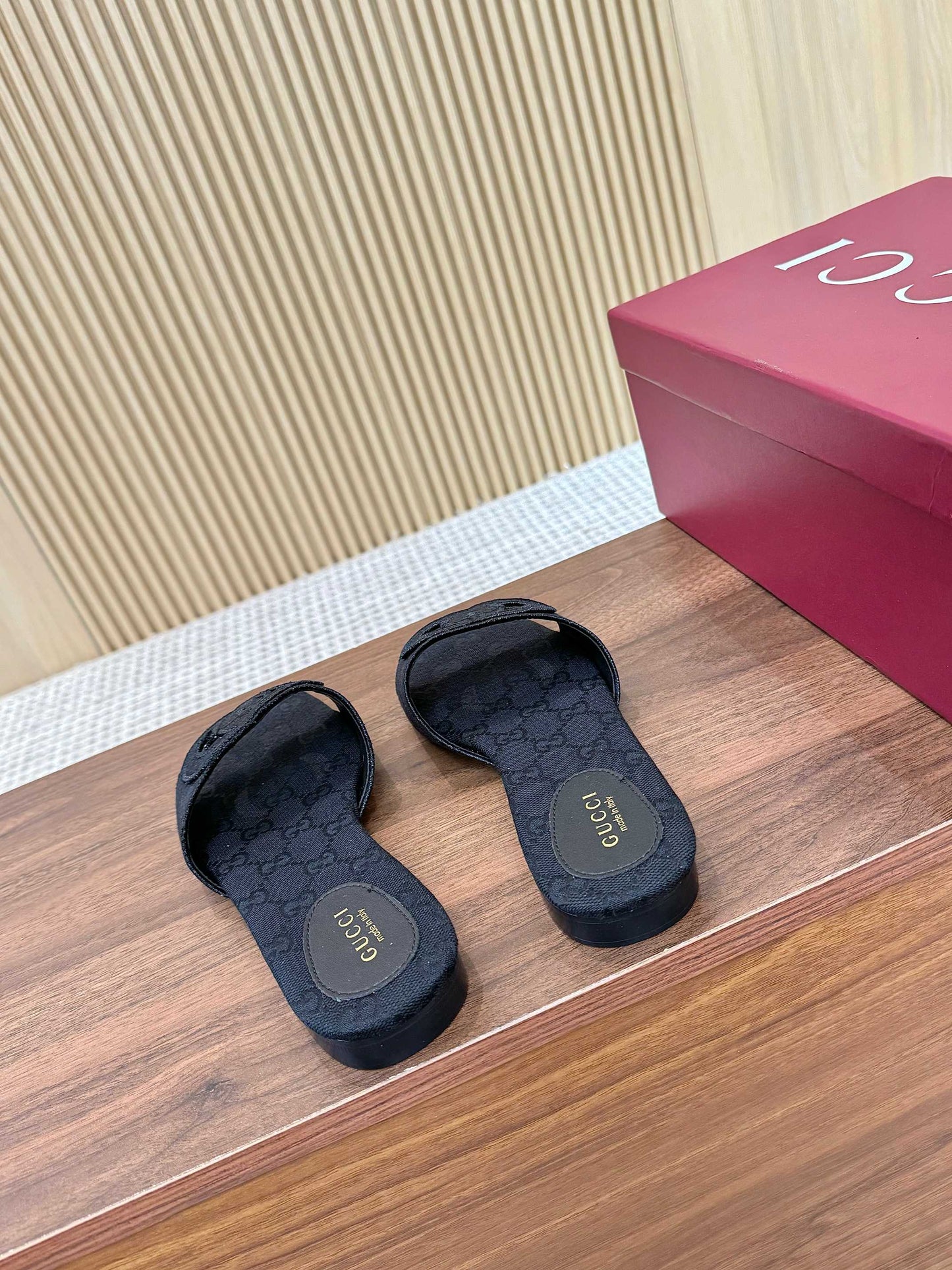 Gucci Sandals Canvas